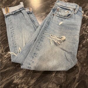 Levi's Light Blue Distressed Women's Cropped Jeans